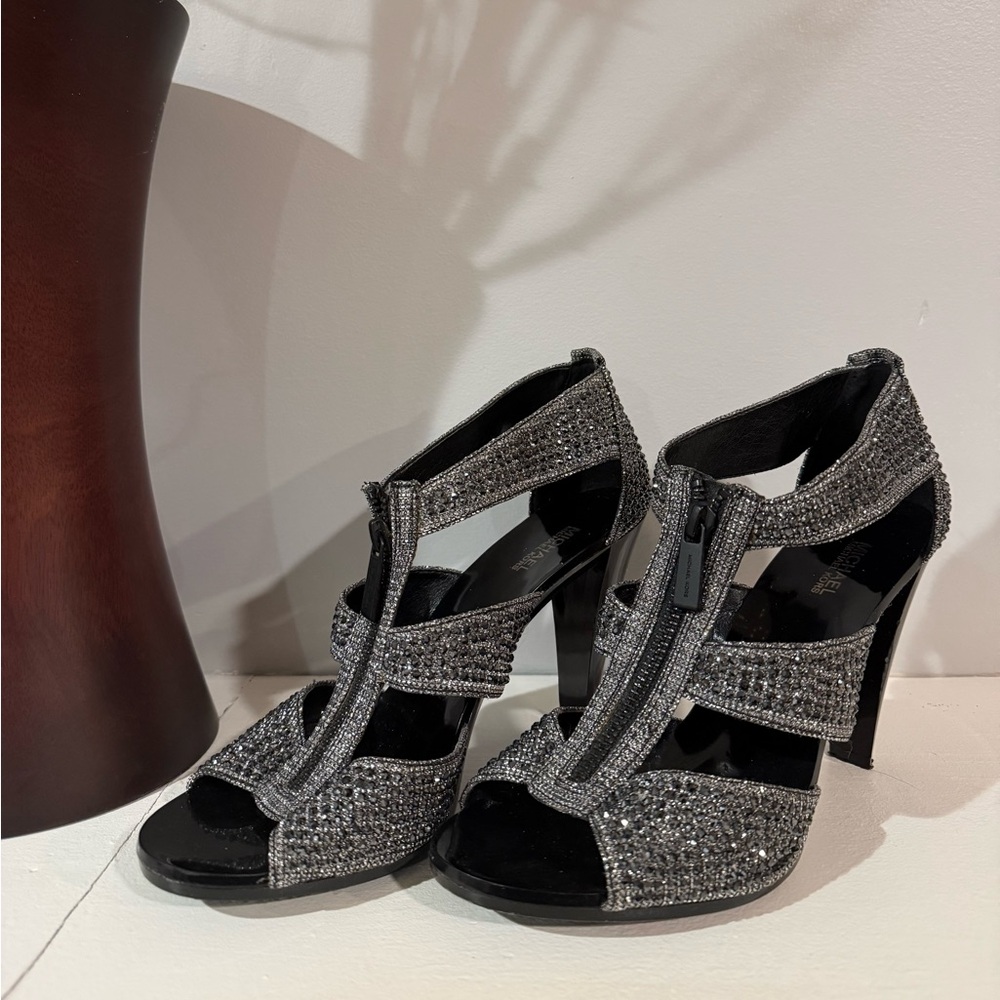 🔥Michael Kors Black and Silver Rhinestone Strappy High Heels🔥